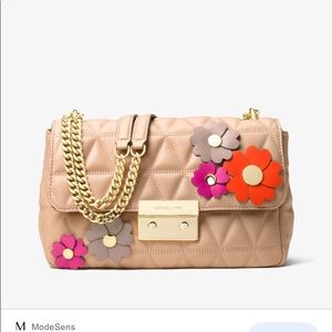 MICHAEL KORS
Sloan Floral Appliqué Shoulder bag